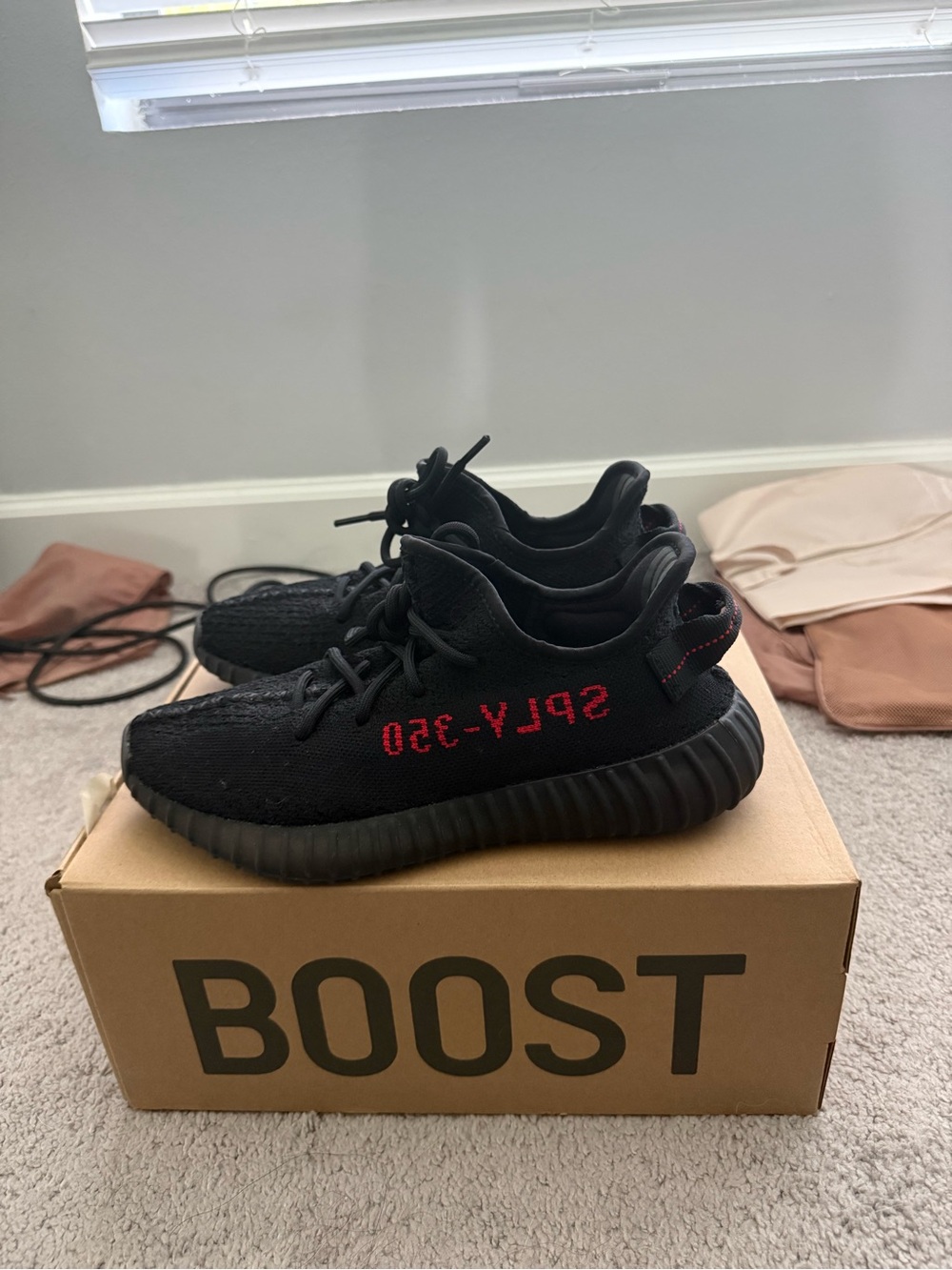Yeezy 350v2 Bred